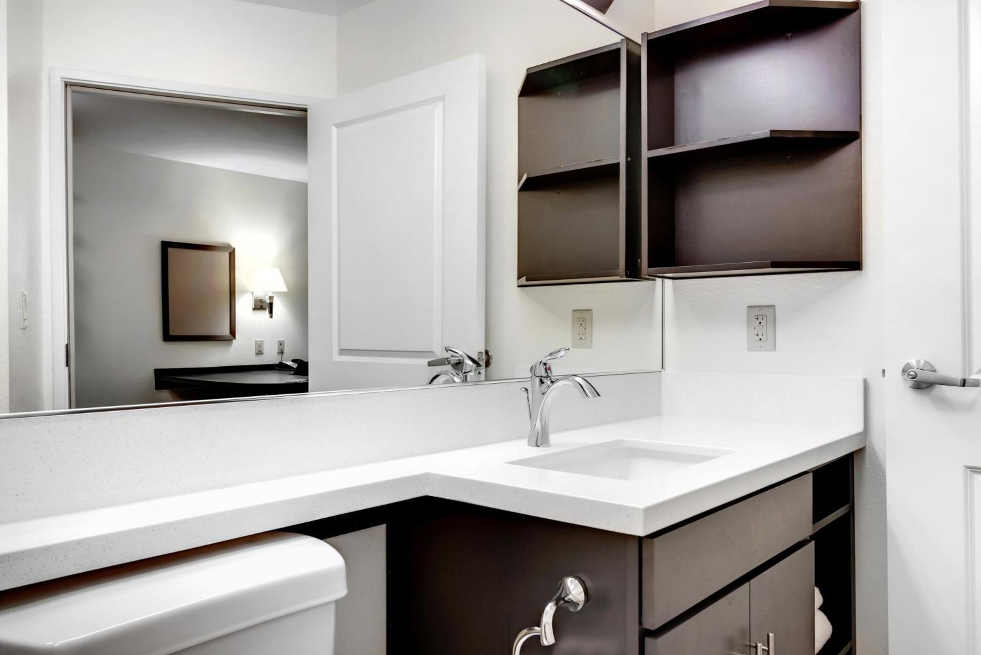 Candlewood Suites Waco By Ihg Экстерьер фото